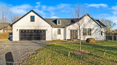 1198 Lakeland Dr, Scott Twp, PA 18433