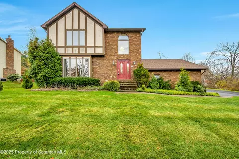 804 Fairview Rd, South Abington, PA 18411