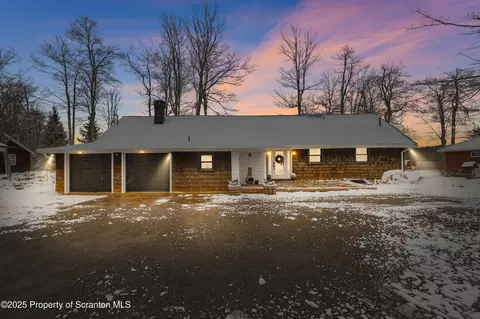 1224 Pocono Dr, Gouldsboro, PA 18424