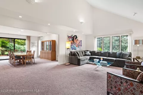 325 Longmeadow Rd, Shavertown, PA 18708 photo 8