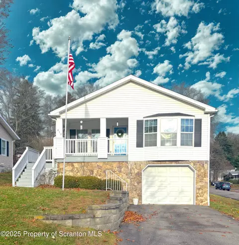 813 Poplar St, Clarks Summit, PA 18411