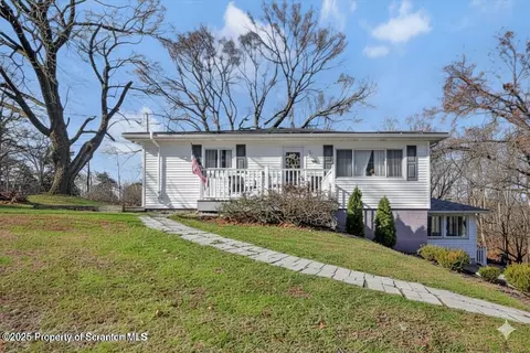 101 Miller Rd, Clarks Summit, PA 18411
