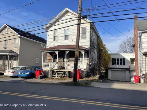 69 Belmont St, Carbondale, PA 18407