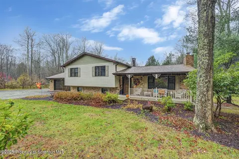 99 Main St, Gouldsboro, PA 18424
