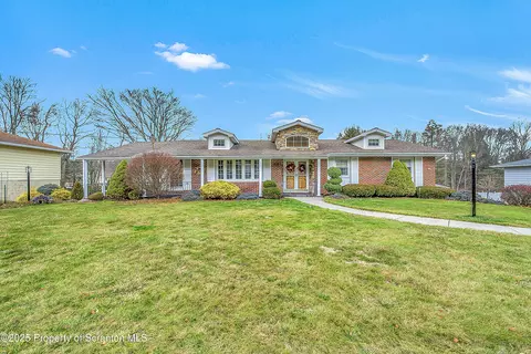 118 Sunset Rd, Roaring Brook Twp, PA 18444