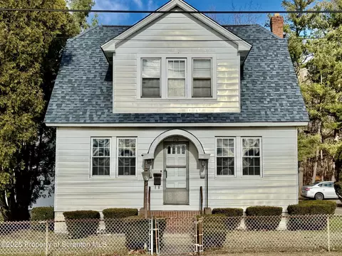 116 S Main St, Archbald, PA 18403