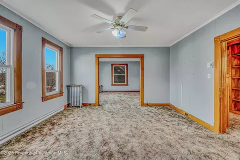 106 N Main St, Taylor, PA 18517