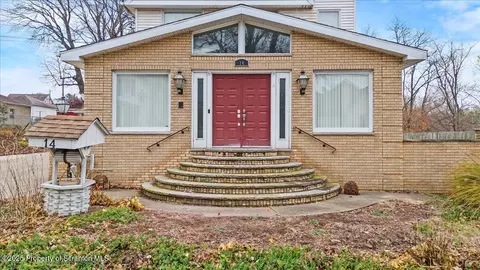 14 Landon St, Pittston, PA 18640