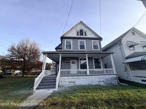240 S Main St, Hanover Twp, PA 18706