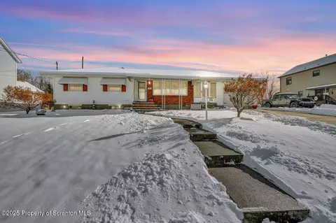 216 Prospect St, Dunmore, PA 18512