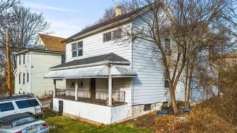 717 Elm St, Scranton, PA 18505