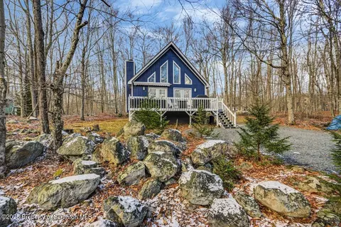 55 Hagen Run Dr, Thornhurst, PA 18424