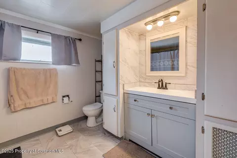 Bath - 1114 Eynon St, Scranton, PA 18504 photo 2 of 2