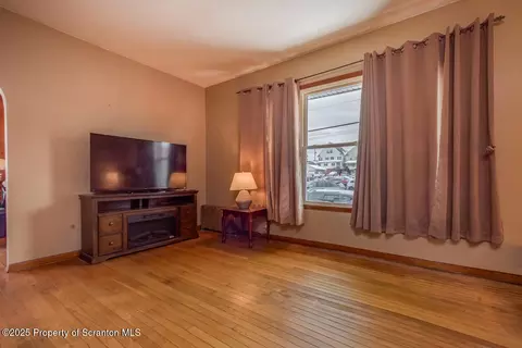 Living - 1114 Eynon St, Scranton, PA 18504 photo 1 of 4