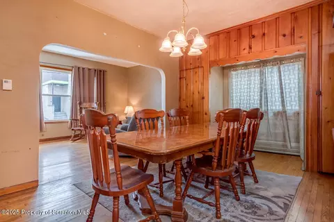 Dining - 1114 Eynon St, Scranton, PA 18504 photo 2 of 3