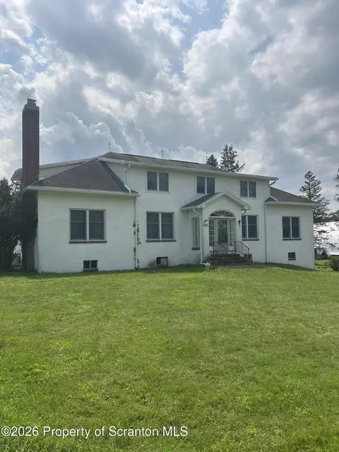 220 Hickory Ridge Rd, Greenfield Township, PA 18407