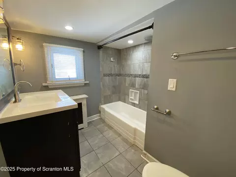 Bath - 907 E Drinker St, Dunmore, PA 18512 photo 2 of 3