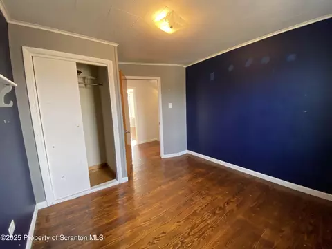 Bedroom - 907 E Drinker St, Dunmore, PA 18512 photo 4 of 4