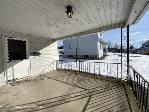 Exterior - 907 E Drinker St, Dunmore, PA 18512 photo 1 of 4