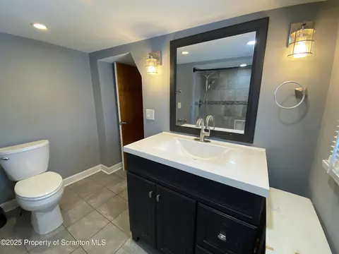 Bath - 907 E Drinker St, Dunmore, PA 18512 photo 3 of 3