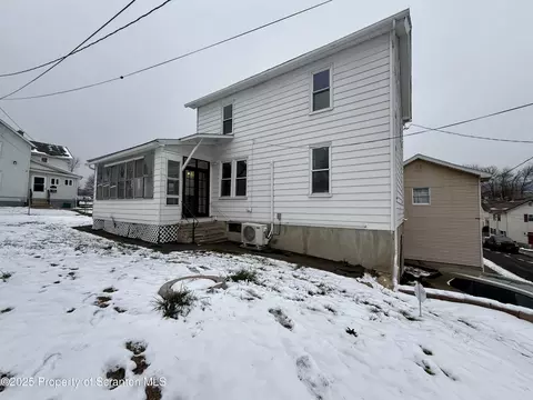 115 W High St, Taylor, PA 18517