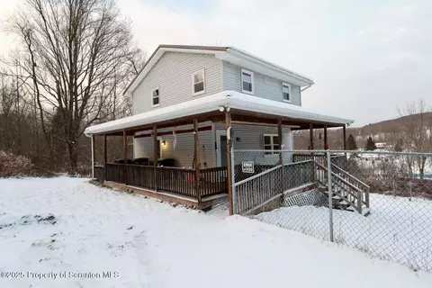 9 Clayton Ln, Scott Twp, PA 18447
