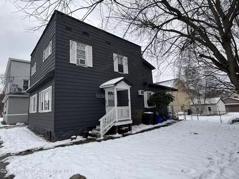 612 Academy St, Peckville, PA 18452