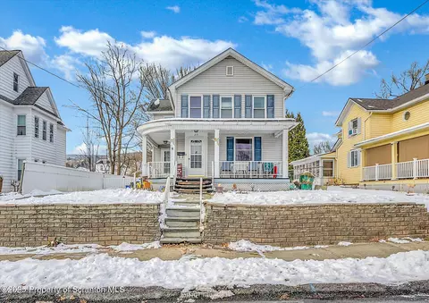 219 1st St, Olyphant, PA 18447
