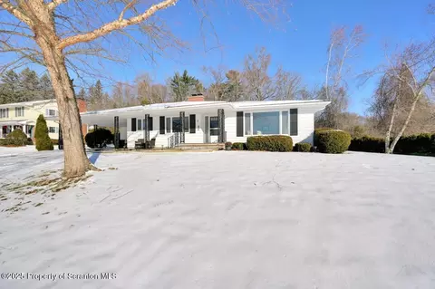 5 Fieldcrest Dr, Tunkhannock, PA 18657
