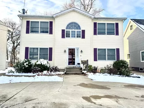1725 Jefferson Ave, Dunmore, PA 18509