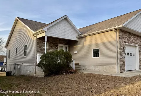 619 Arthur Ave, Scranton, PA 18510