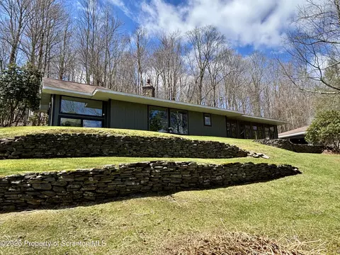 273 State Route 2067, Clifford Township, PA 18470
