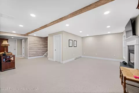 302 Thackeray Close, Moosic, PA 18507 photo 33