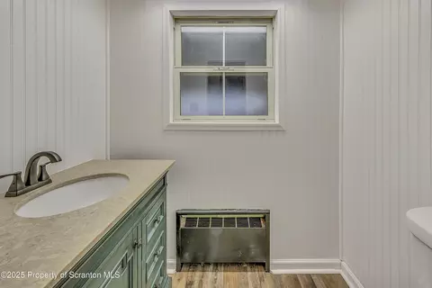 Bath - 141 School St, Scranton, PA 18508 photo 2 of 4