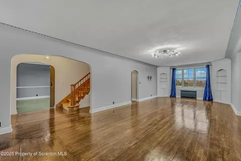 Living - 141 School St, Scranton, PA 18508 photo 7 of 10