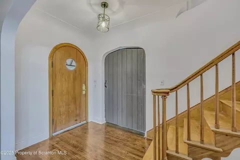 Entry Way - 141 School St, Scranton, PA 18508 photo 2 of 4
