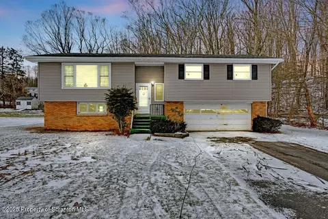 210 Beechwood Dr, Roaring Brook Twp, PA 18444