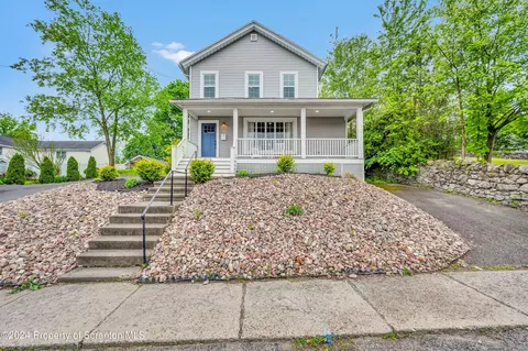 515 Keystone Ave, Peckville, PA 18452