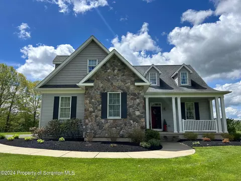 38 Kapinus Rd, Scott Twp, PA 18433