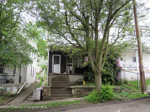 537 N Rebecca Ave, Scranton, PA 18504