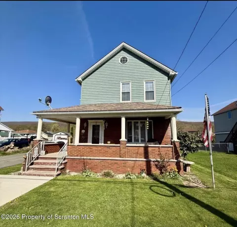 727 Lackawanna Ave, Mayfield, PA 18433