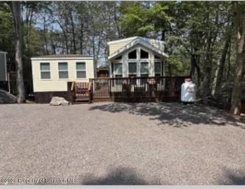 571 Buck Pass, Covington Twp, PA 18424
