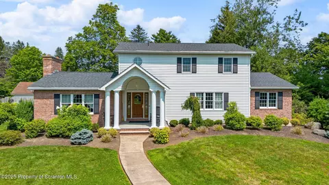 321 N Abington Rd, Clarks Green, PA 18411