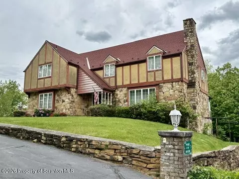828 Glenwood Rd, Old Forge, PA 18518