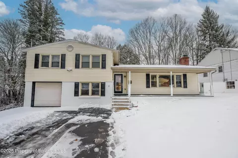 16 Hall Ave, Clarks Green, PA 18411