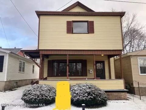 32 Cemetery St, Carbondale, PA 18407
