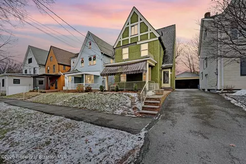 1732 Jefferson Ave, Dunmore, PA 18509
