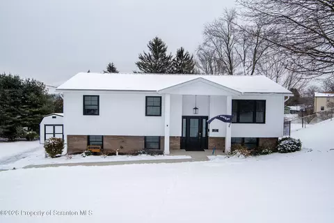 315 Tulip Cir, Clarks Summit, PA 18411
