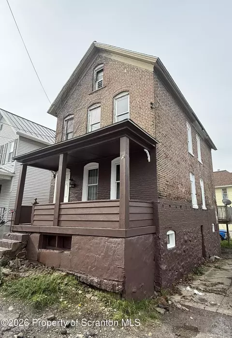 2 Ferguson Pl, Dunmore, PA 18509