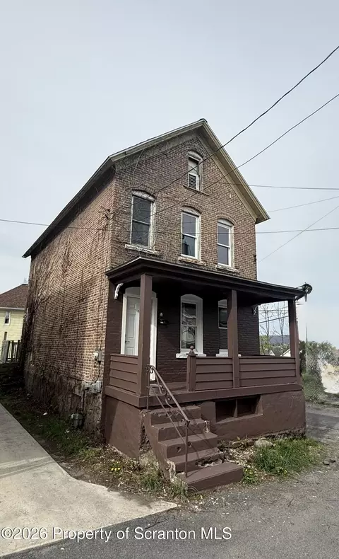 2 Ferguson Pl, Dunmore, PA 18509 photo 2